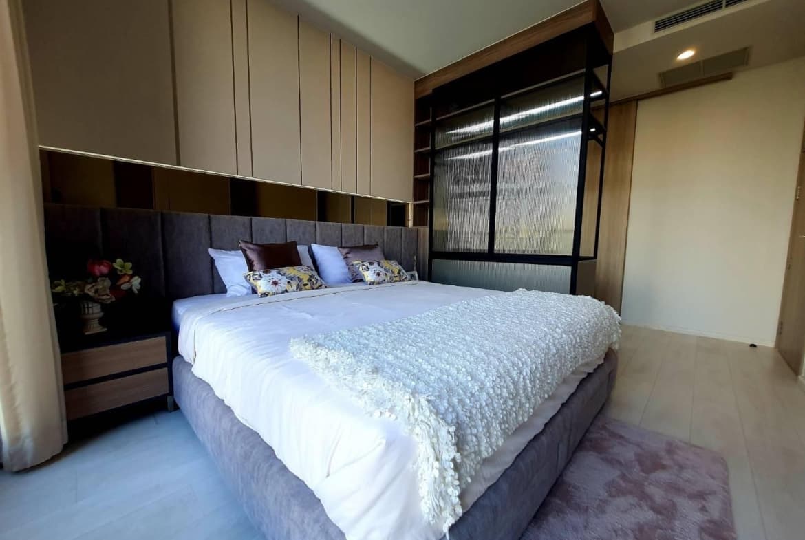  Noble Ploenchit