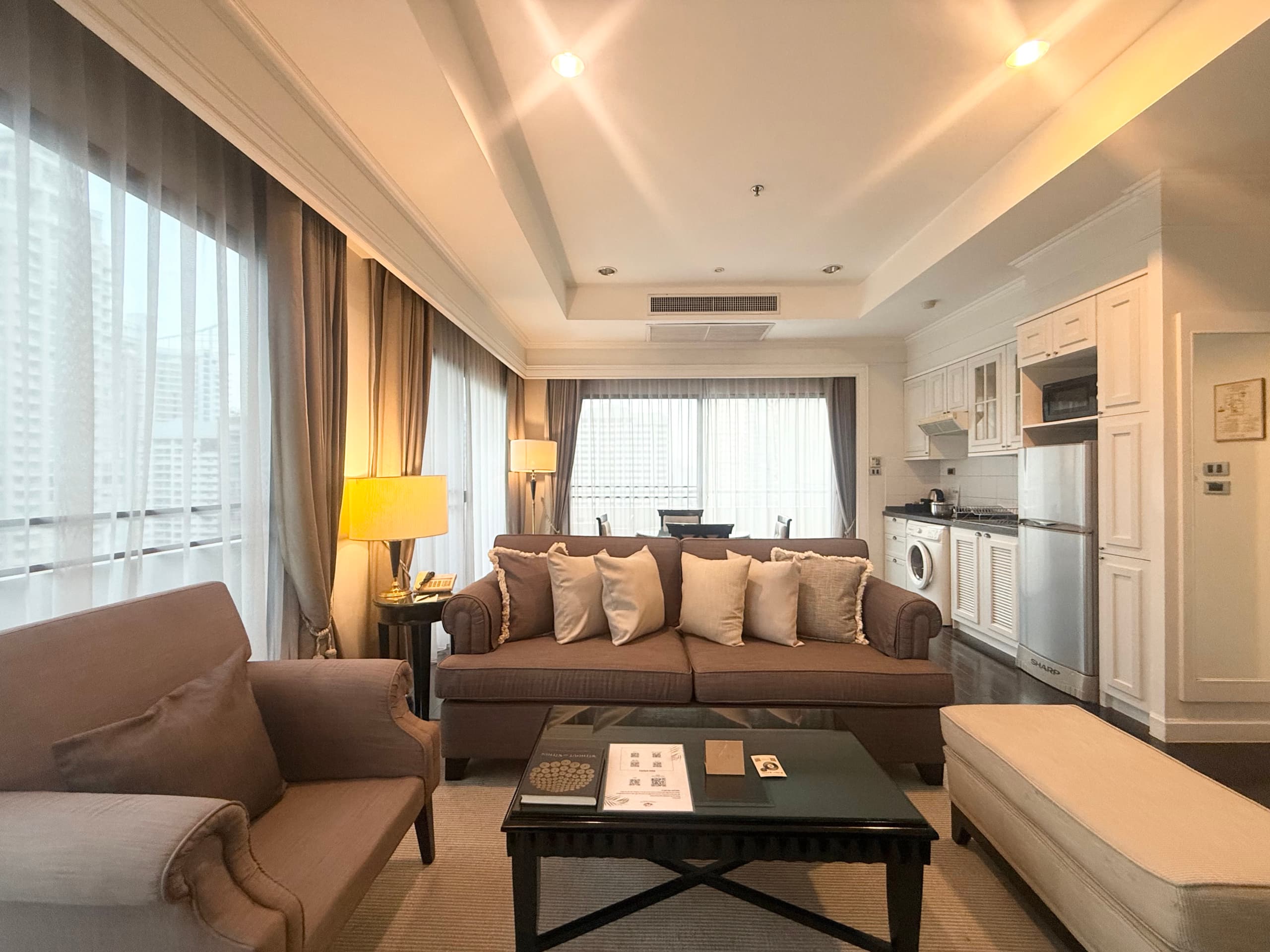 Cozy Residence at Langsuan  for rent at Langsuan
