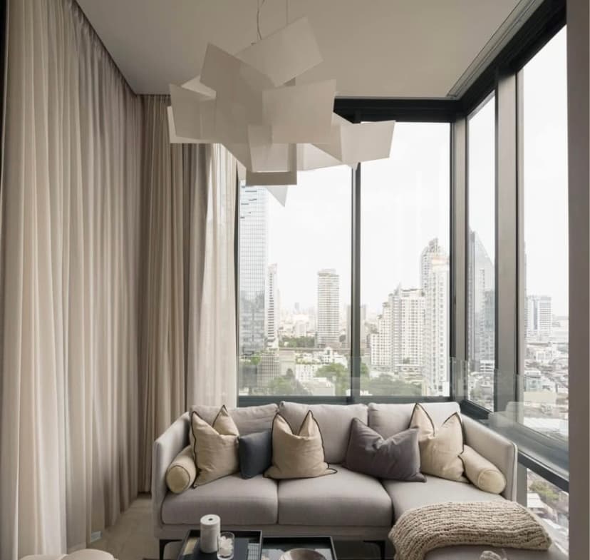 Ashton Silom 