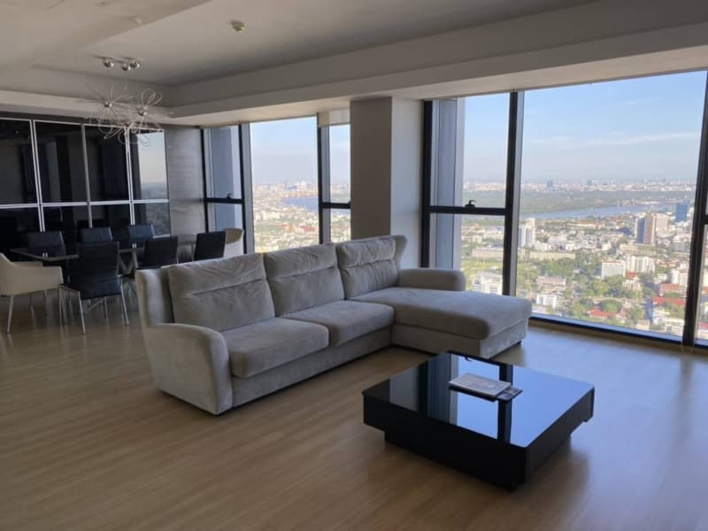 The Met Condominium