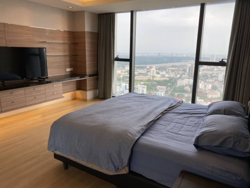 The Met Condominium