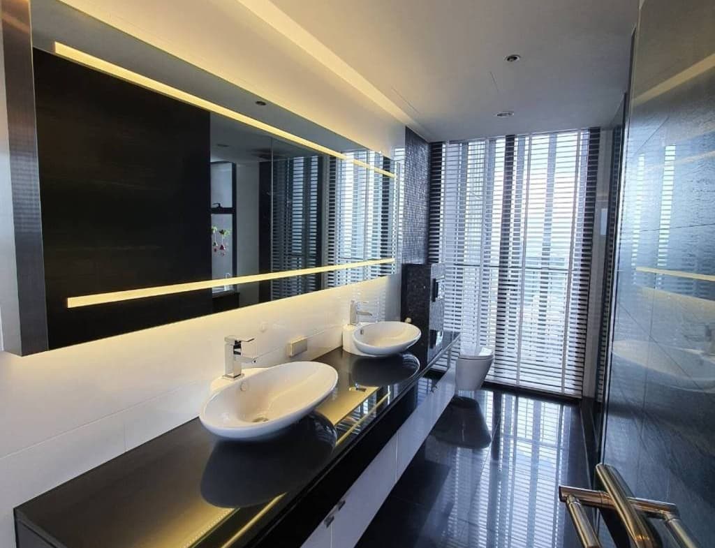 The Met Condominium