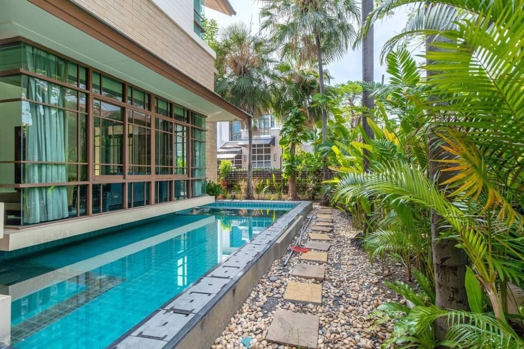 Super Luxury house Prime Sukhumvit 67 with private pool and Jacuzzi