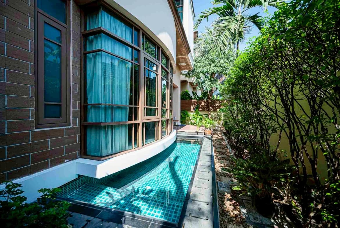 Super Luxury house Prime Sukhumvit 67 with private pool