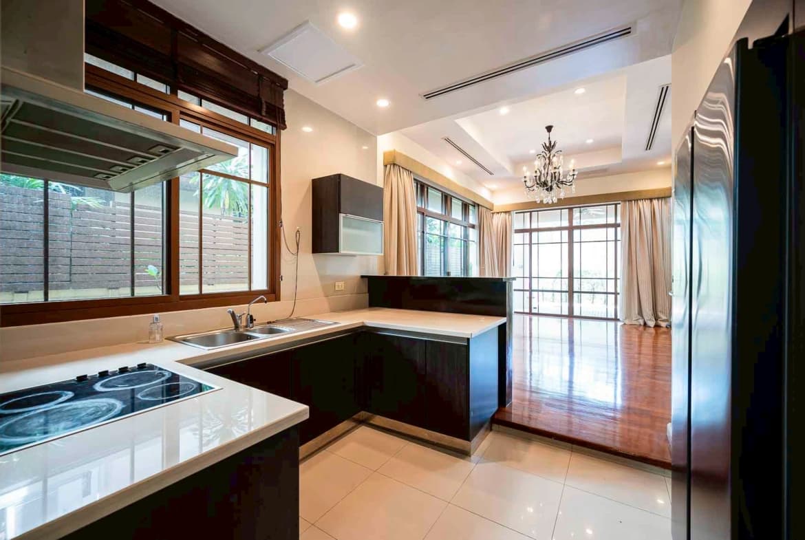 Super Luxury house Prime Sukhumvit 67 with private pool