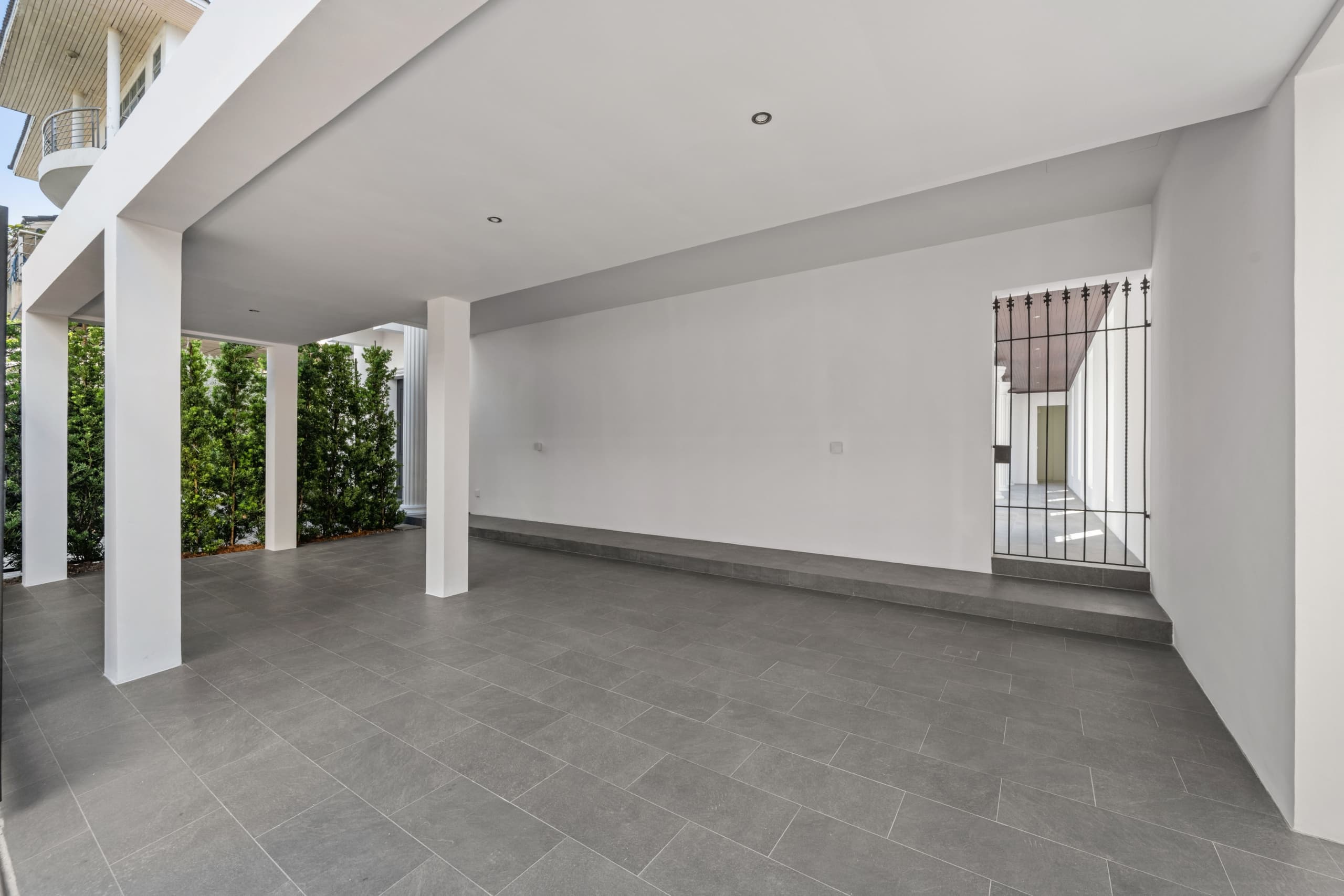 Luxury House in Soi Nakniwas 41