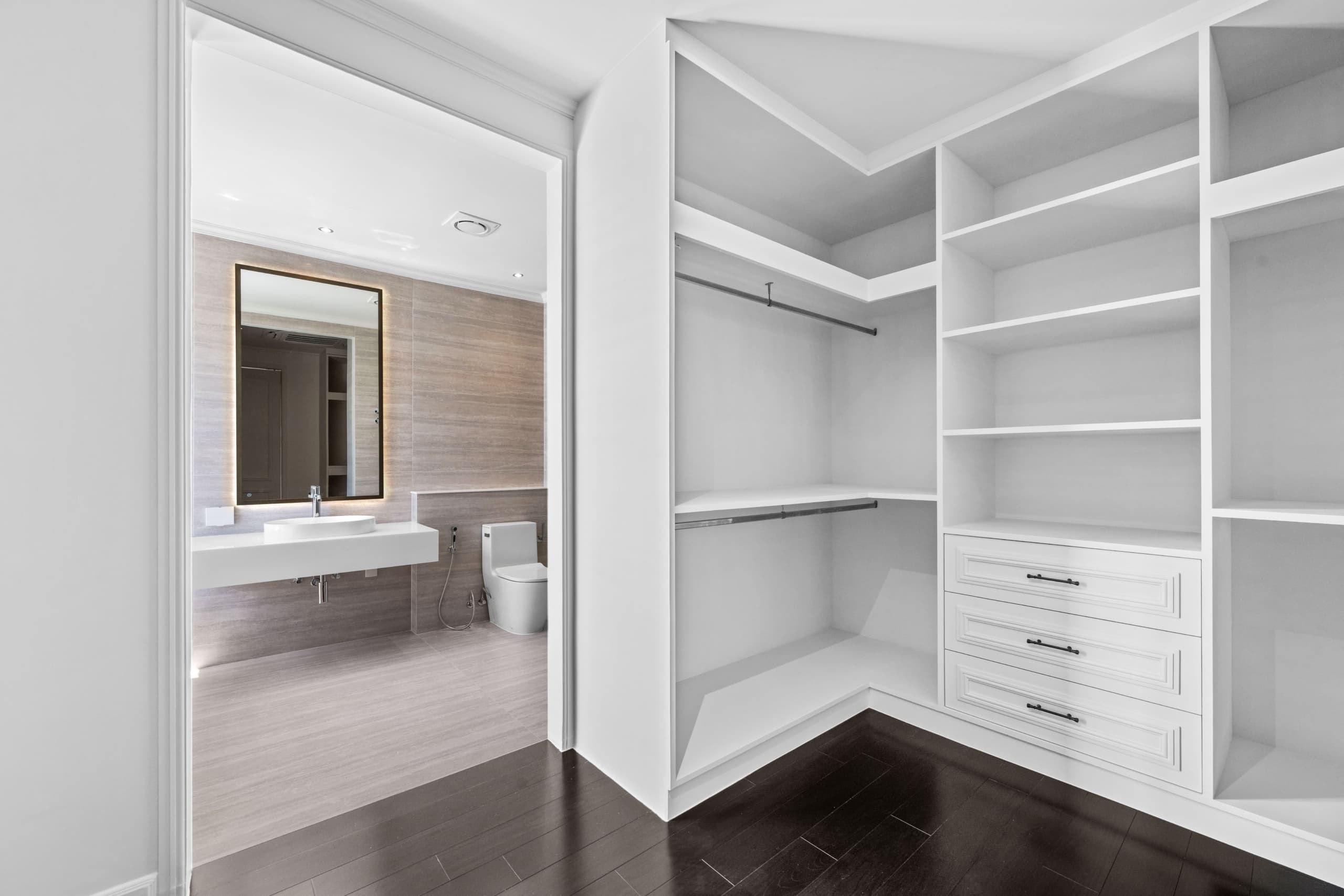 Luxury House in Soi Nakniwas 41