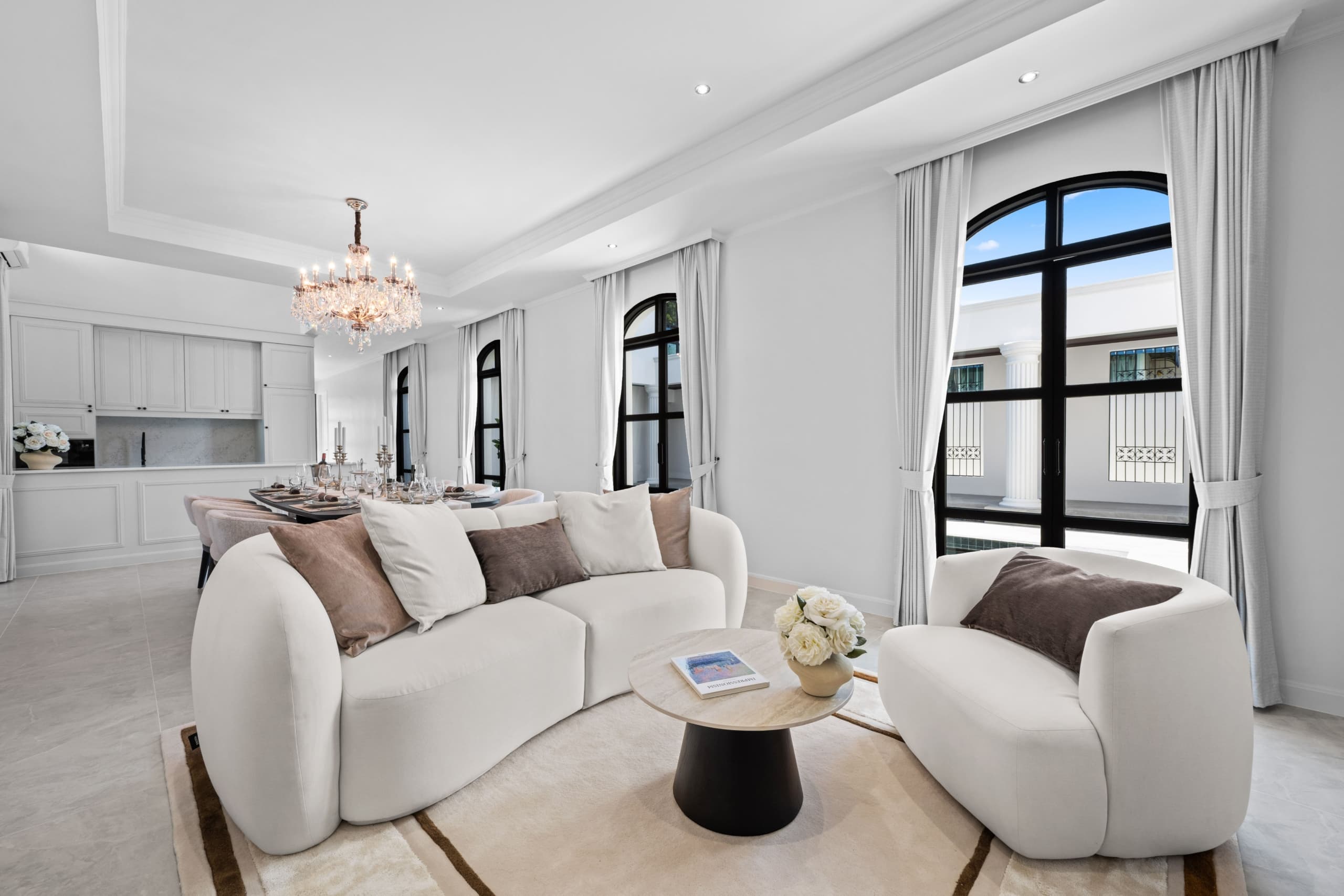Luxury House in Soi Nakniwas 41