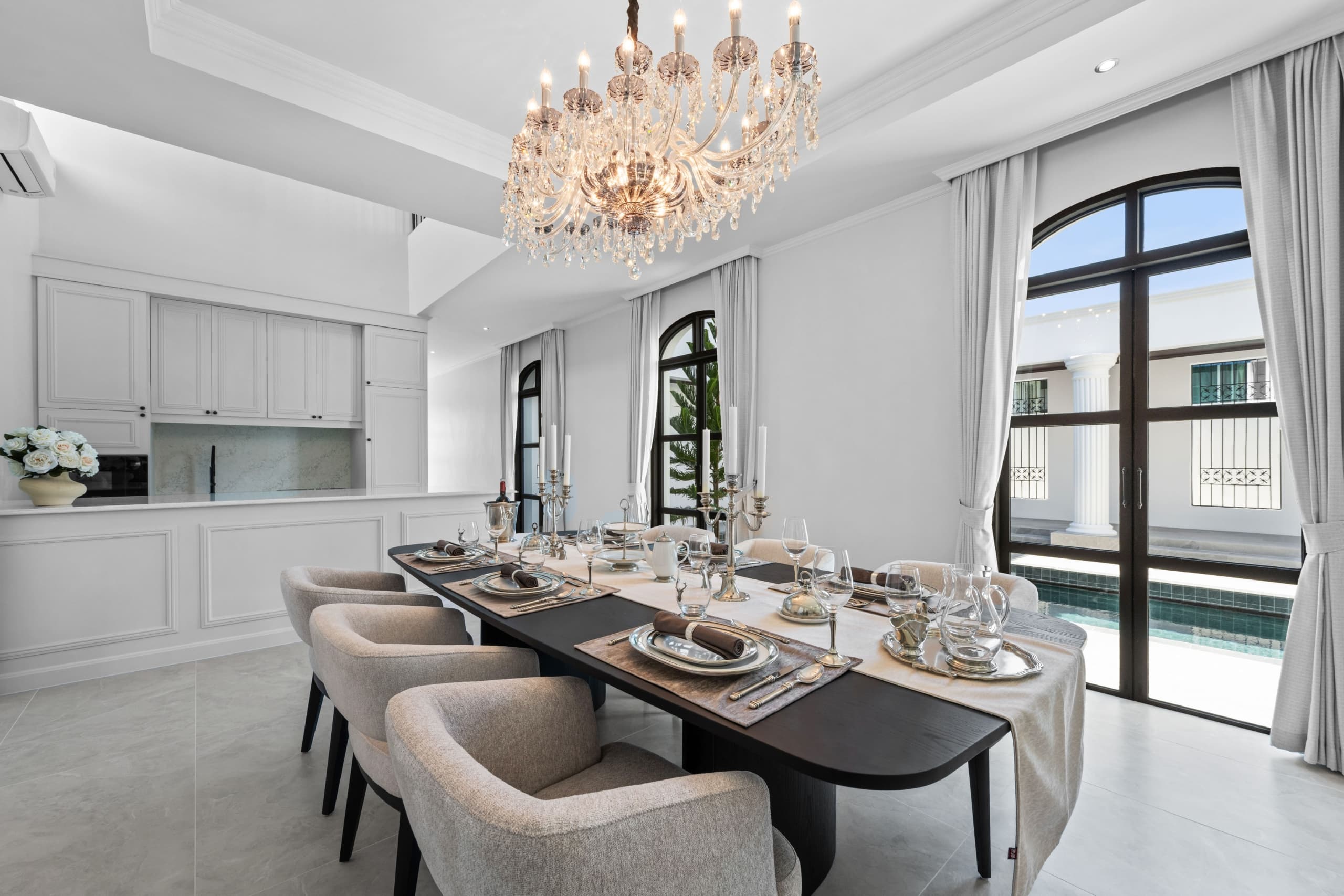 Luxury House in Soi Nakniwas 41