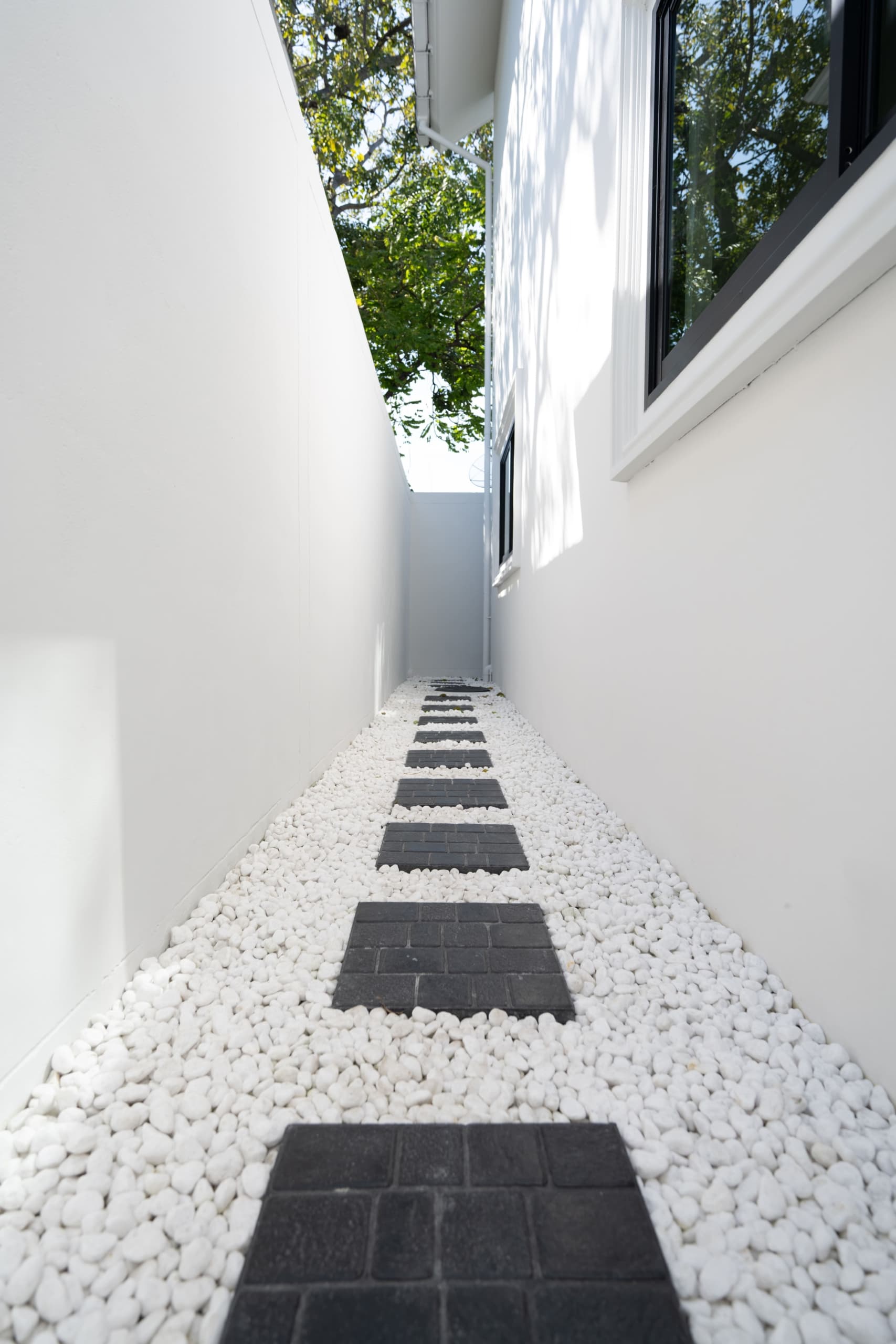 Luxury House in Soi Nakniwas 41