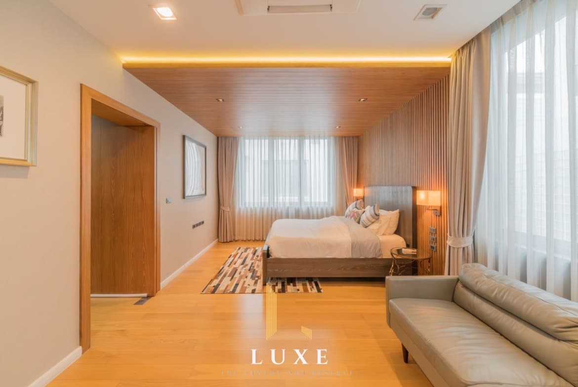Private Nirvana Residence East