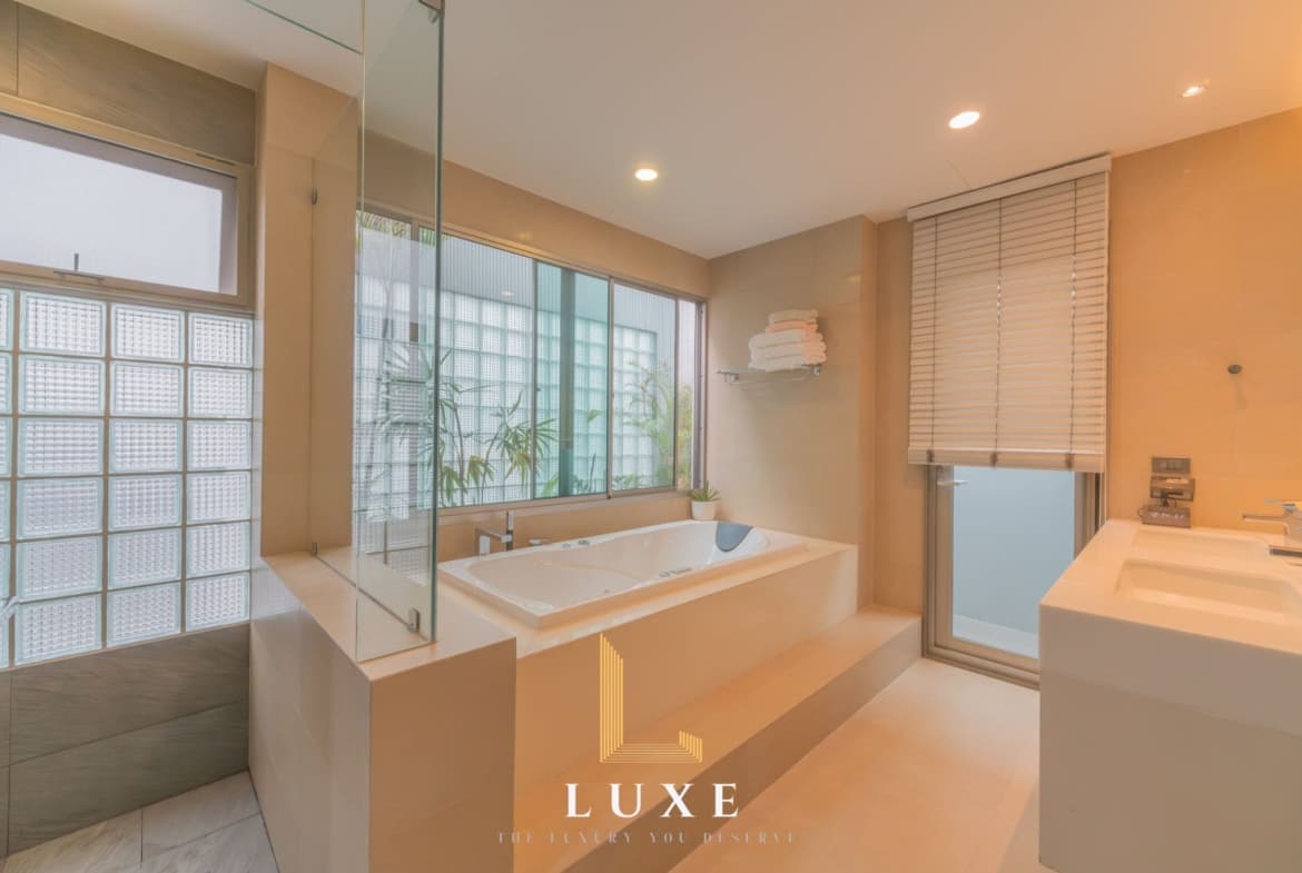 Private Nirvana Residence East