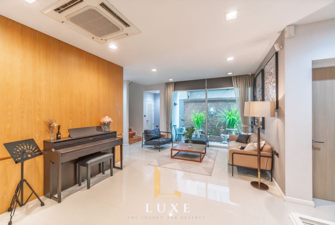 Private Nirvana Residence East
