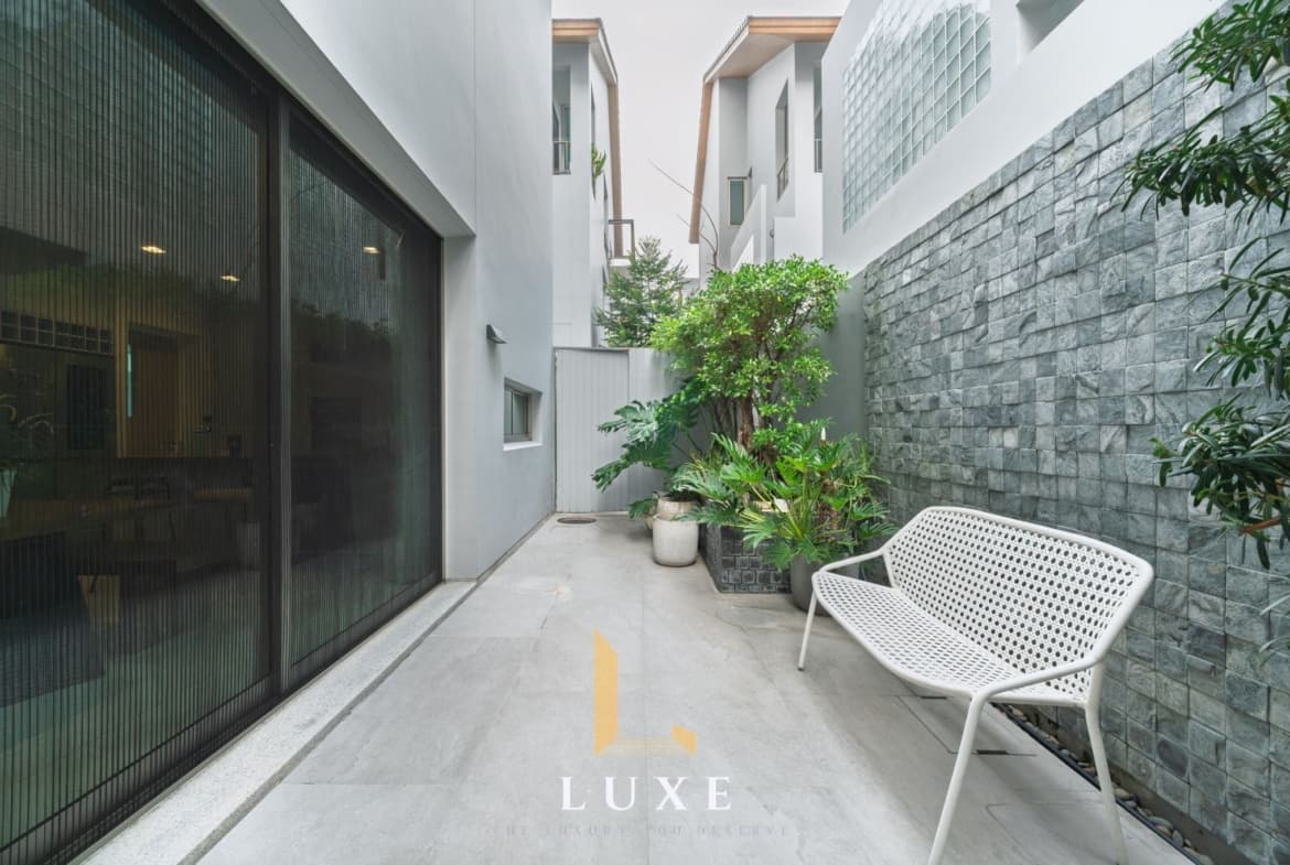 Private Nirvana Residence East
