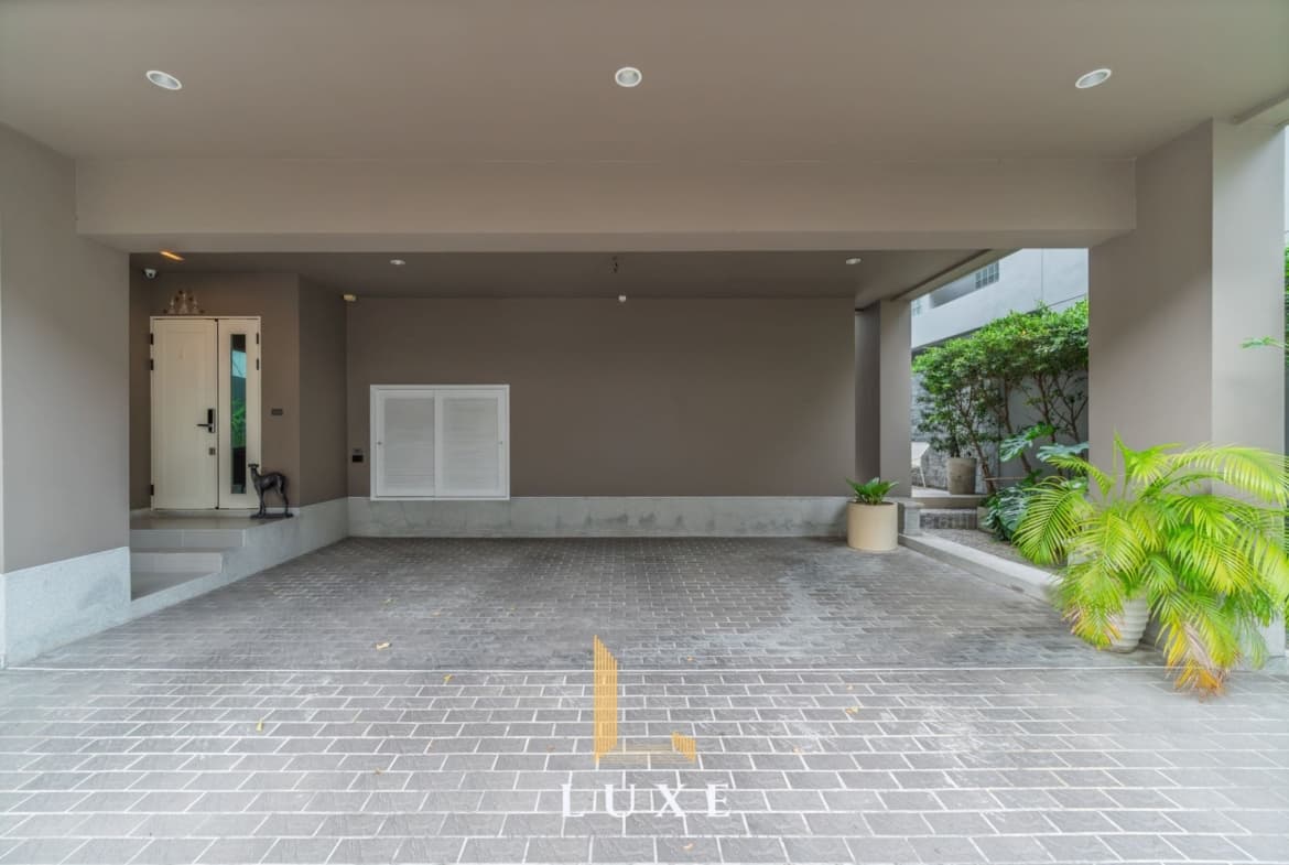 Private Nirvana Residence East