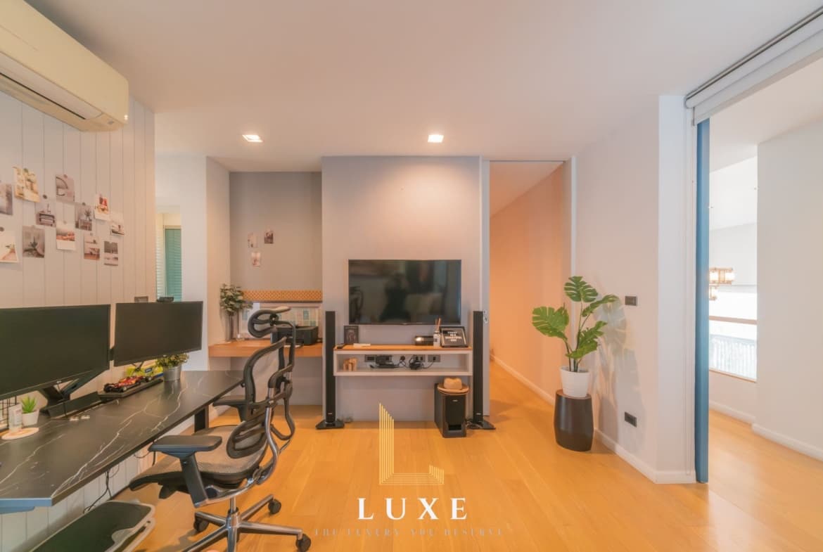 Private Nirvana Residence East