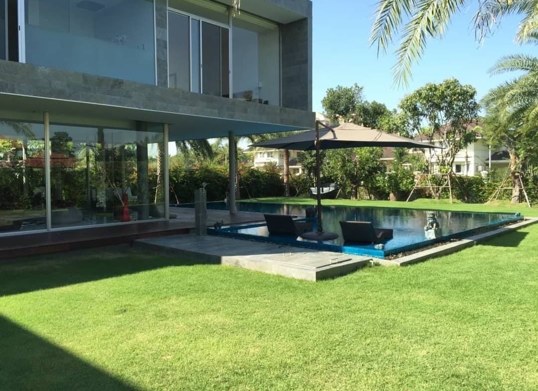 Villa in Windmill Golf Course