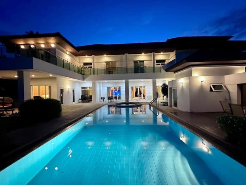 7-BR Mansion in Windmill Village Bangna