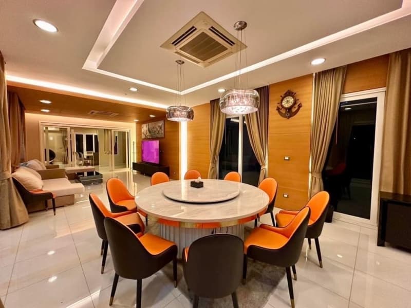 7-BR Mansion in Windmill Village Bangna