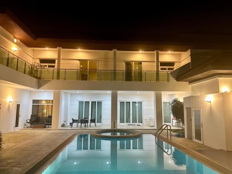 7-BR Mansion in Windmill Village Bangna
