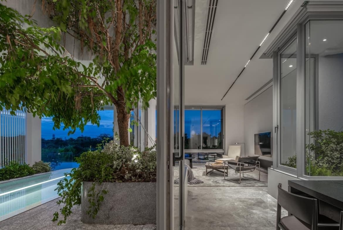 ARQ10 Rama 9 – KrungthepKreetha