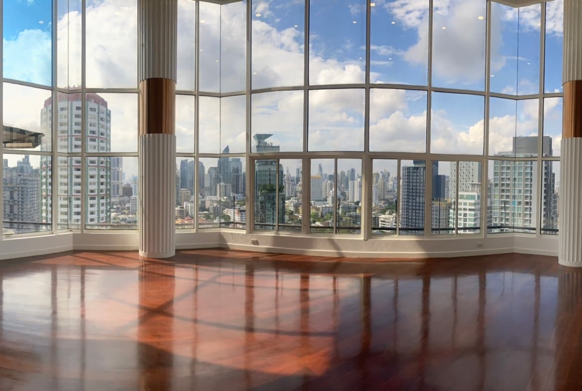 Moon Tower Thonglor