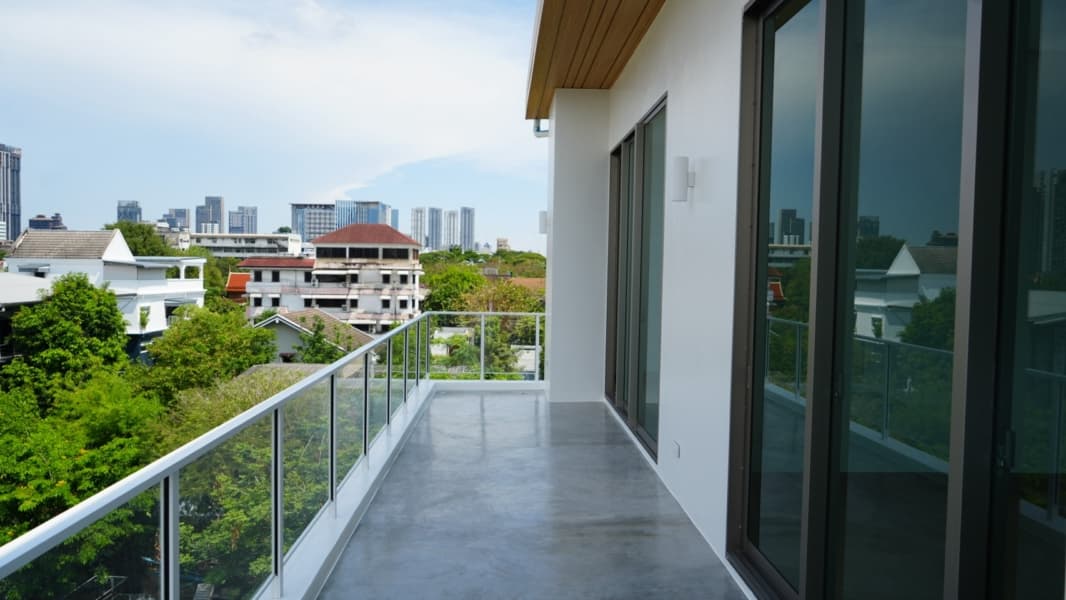 4-Storey Home Office in Sukhumvit 56